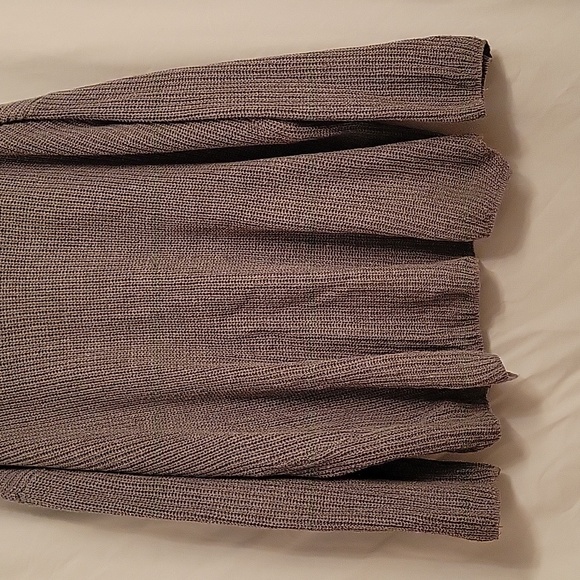 URBAN OUTFITTERS SWEATER - Picture 4 of 4